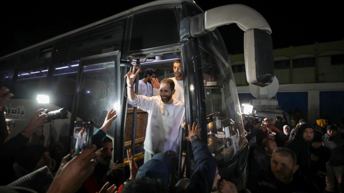 Israel releases Palestinian prisoners, sends negotiators to Cairo | Gaza News Israel releases Palestinian prisoners, sends negotiators to Cairo | Gaza News