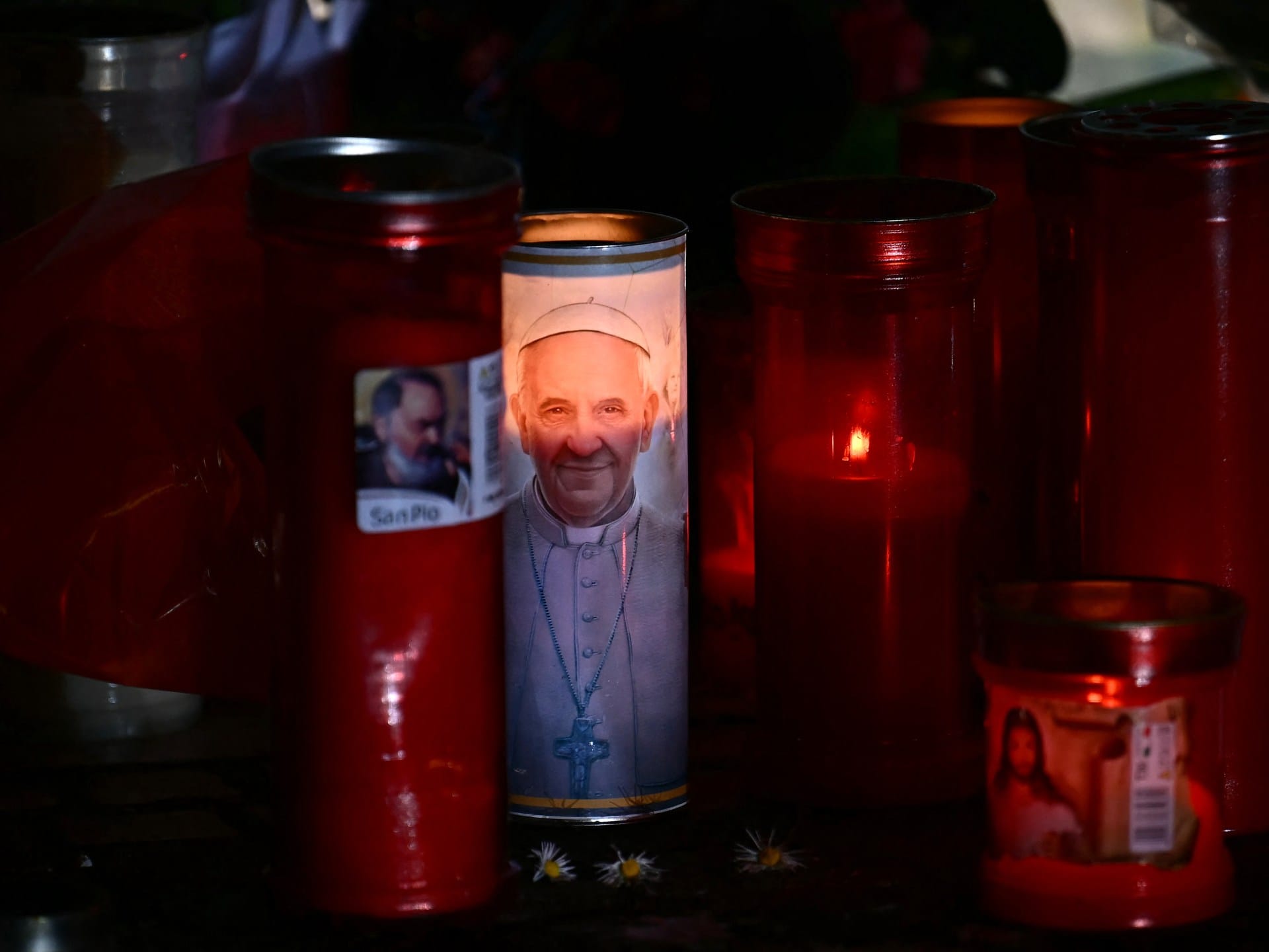 Pope suffers ‘acute’ breathing crises as he battles pneumonia: Vatican | Religion News