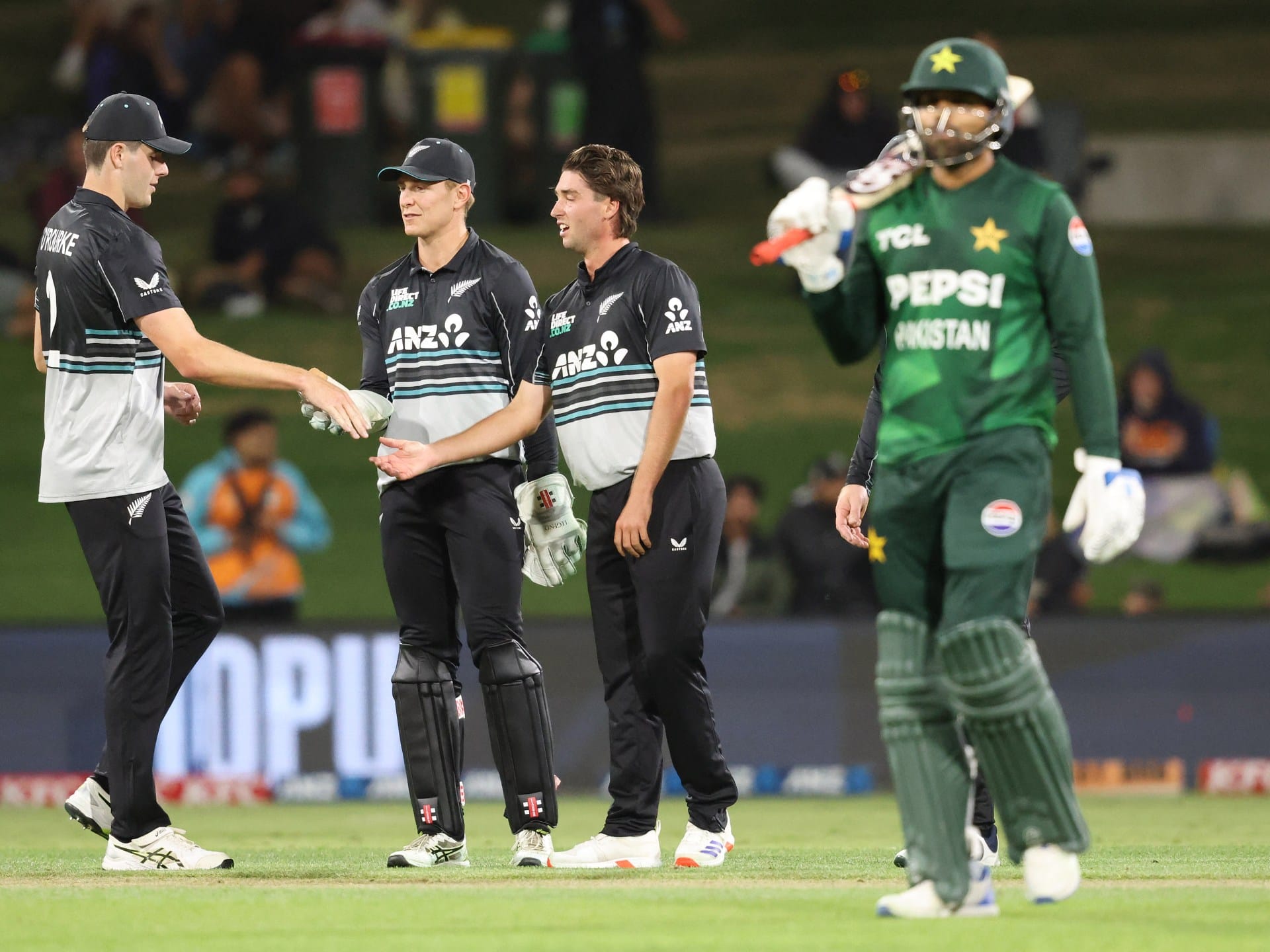 Pakistan suffer biggest T20 loss as New Zealand take 3-1 series lead | Cricket News Pakistan suffer biggest T20 loss as New Zealand take 3-1 series lead | Cricket News