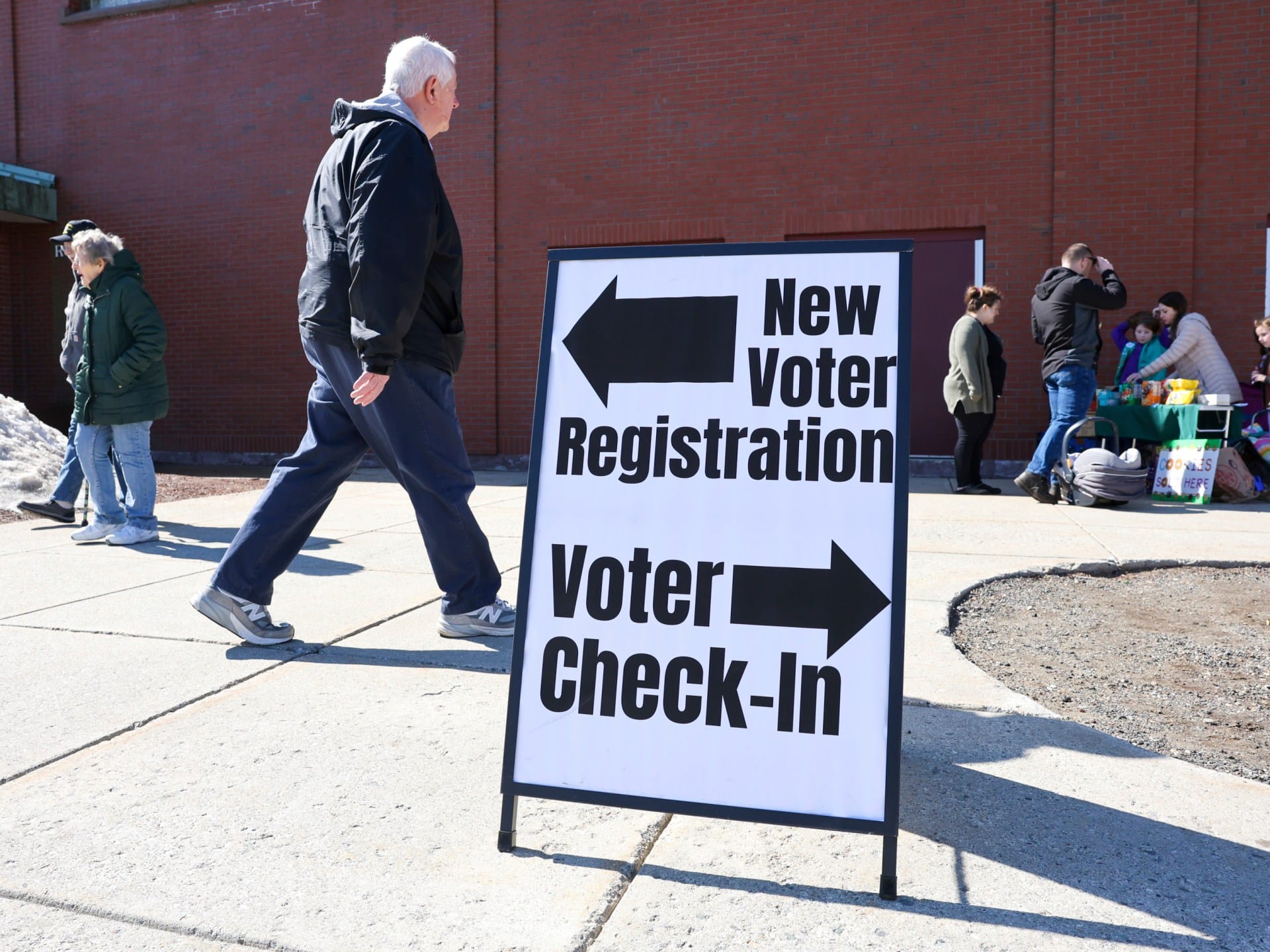 Trump signs executive order calling for proof of US citizenship to vote | Donald Trump News Trump signs executive order calling for proof of US citizenship to vote | Donald Trump News
