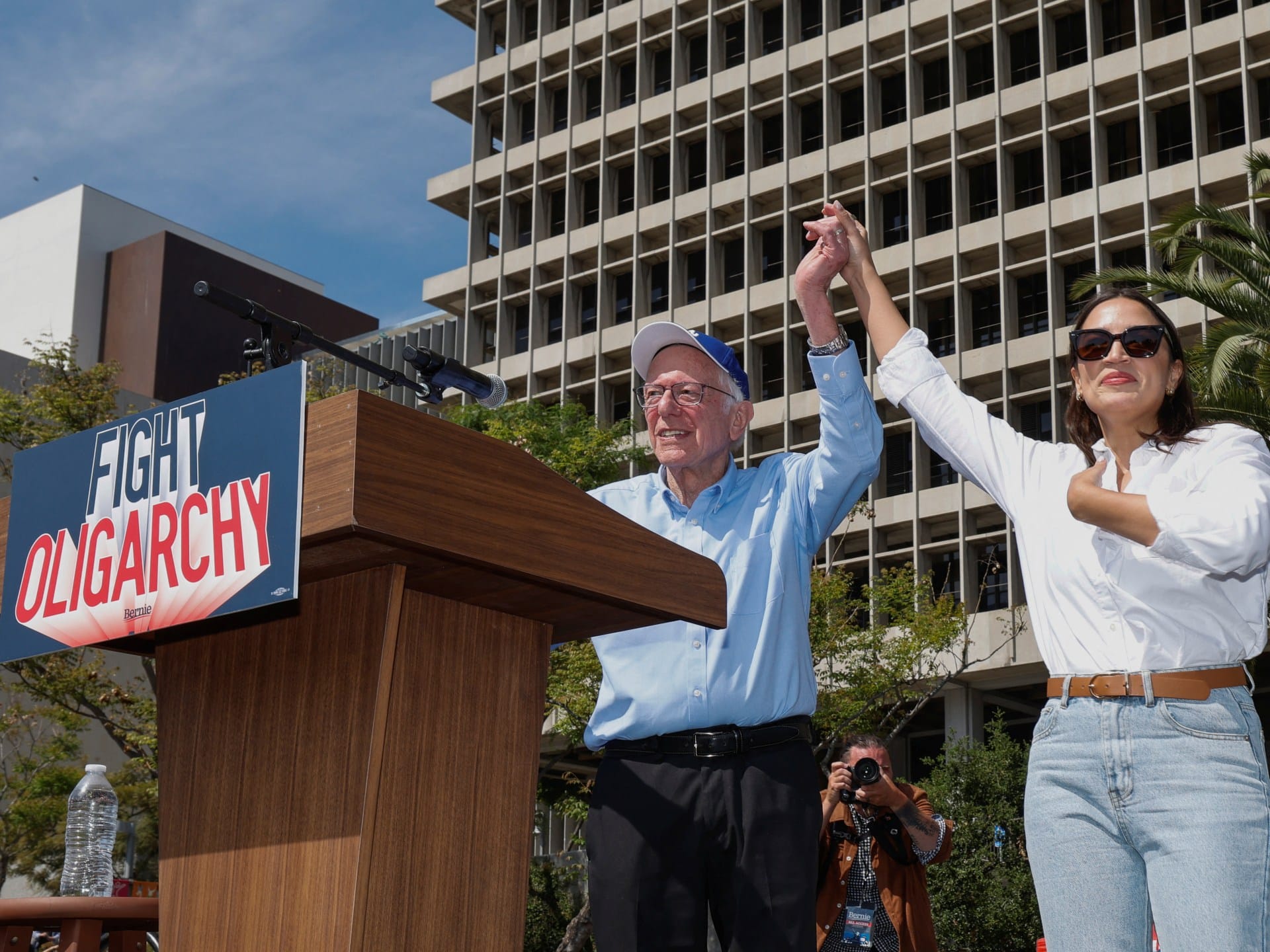 Thousands attend Sanders’ ‘fighting oligarchy’ rally in Los Angeles | Inequality News