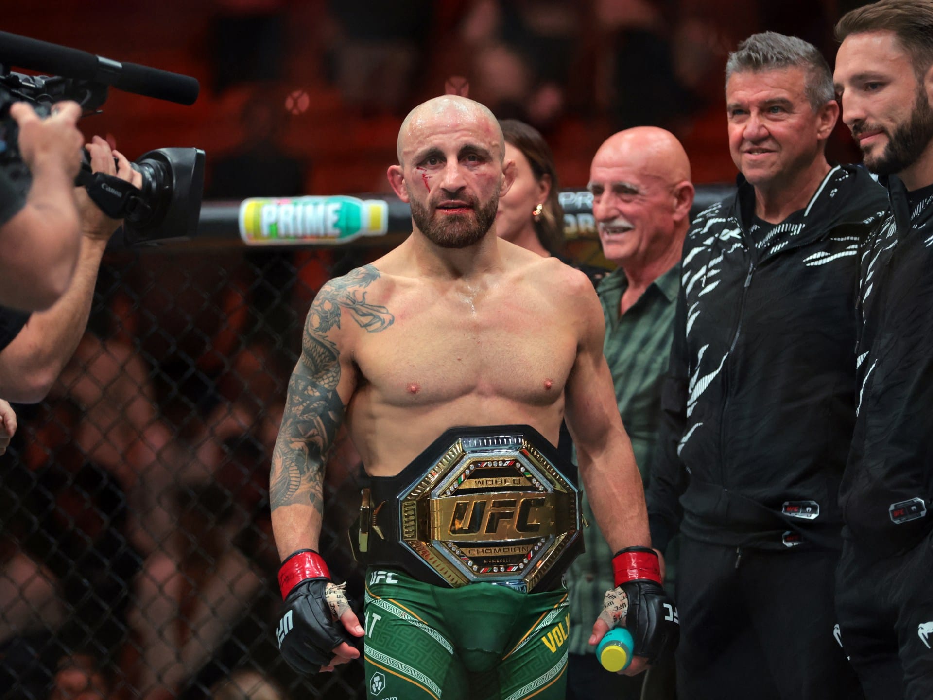 Volkanovski beats Lopes; reclaims UFC featherweight title in front of Trump | Mixed Martial Arts News Volkanovski beats Lopes; reclaims UFC featherweight title in front of Trump | Mixed Martial Arts News