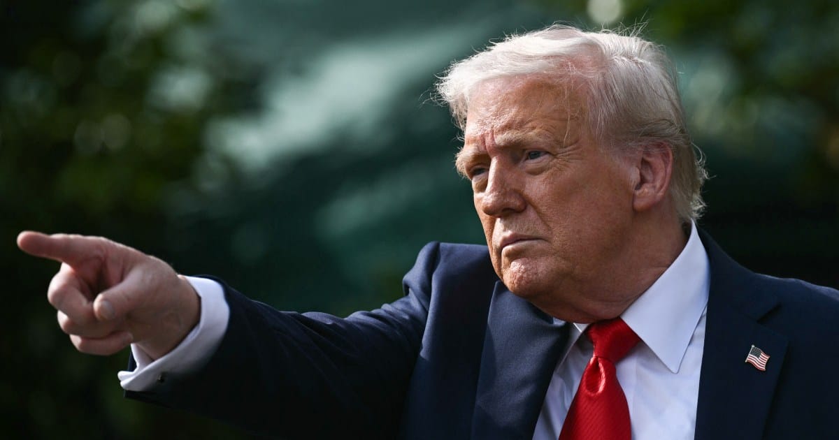 Trump moves closer to semiconductor tariffs, floats pause on auto duties | Donald Trump