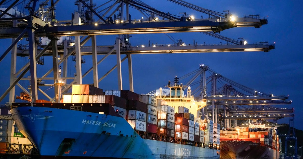 Why is China angry about a plan to sell two ports on the Panama Canal? | Business and Economy News