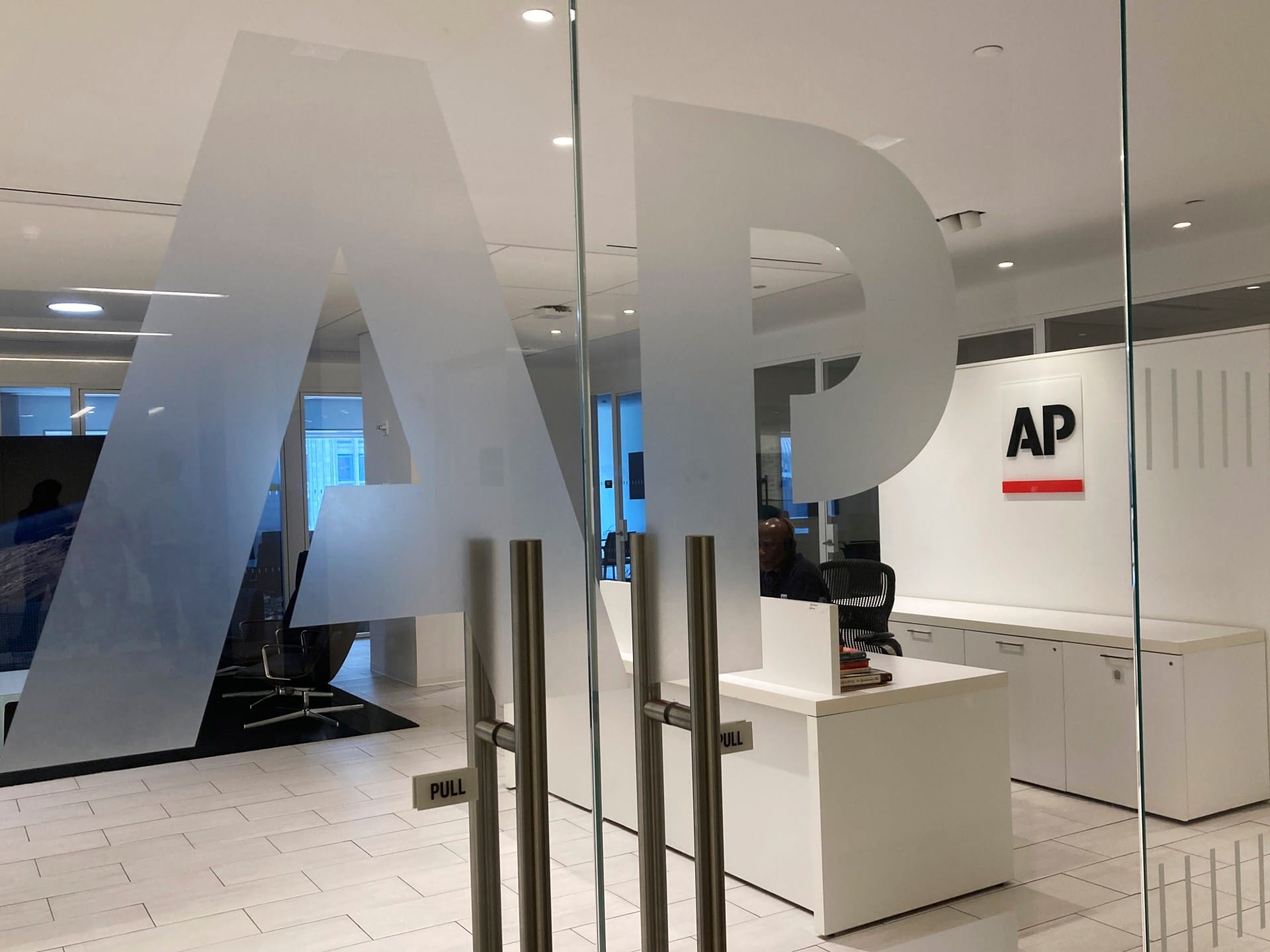 Judge orders White House to restore media access to US news agency | Freedom of the Press News