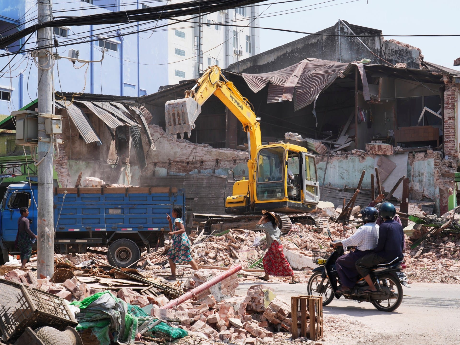 Myanmar earthquake death toll nears 2,900 as rescue efforts continue | News